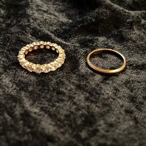 2 bands.   Rose gold and imitation diamonds